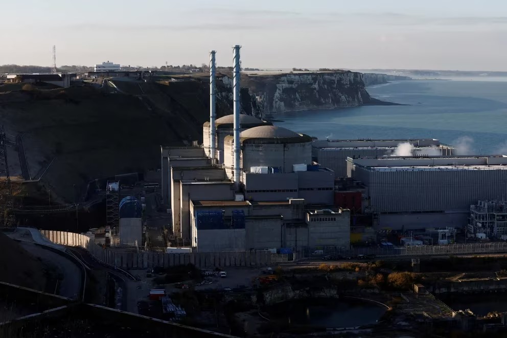 Francia detectó una nueva grieta en un reactor nuclear y deberá rever su estrategia de seguridad