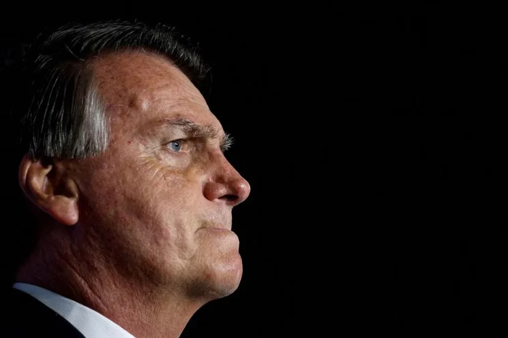 Bolsonaro regresa a Brasil dispuesto a dar explicaciones ante la Justicia