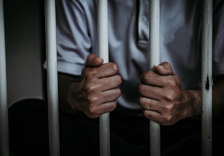 Condenan a 30 años a hombre que provocó muerte a dos niños al incendiar vivienda de su expareja