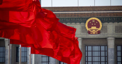 EE.UU. critica a Xi por no haber visitado Ucrania y niega que China sea "imparcial" en el conflicto