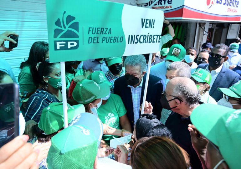 Leonel Fernández va este miércoles a JCE a llevar padrón actualizado de la FP