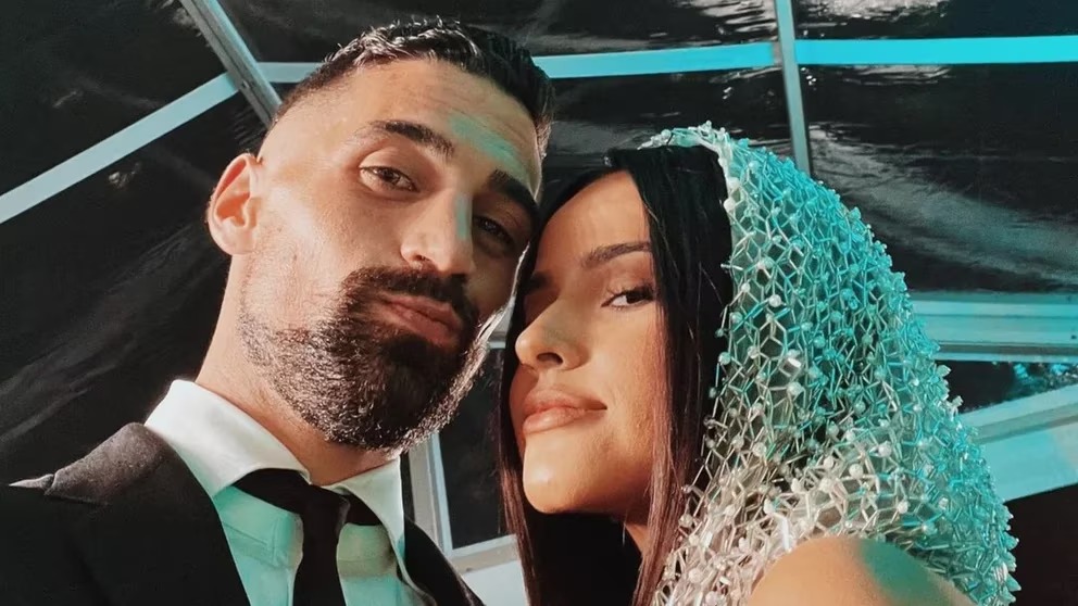 Prometido de Becky G confesó que le fue infiel