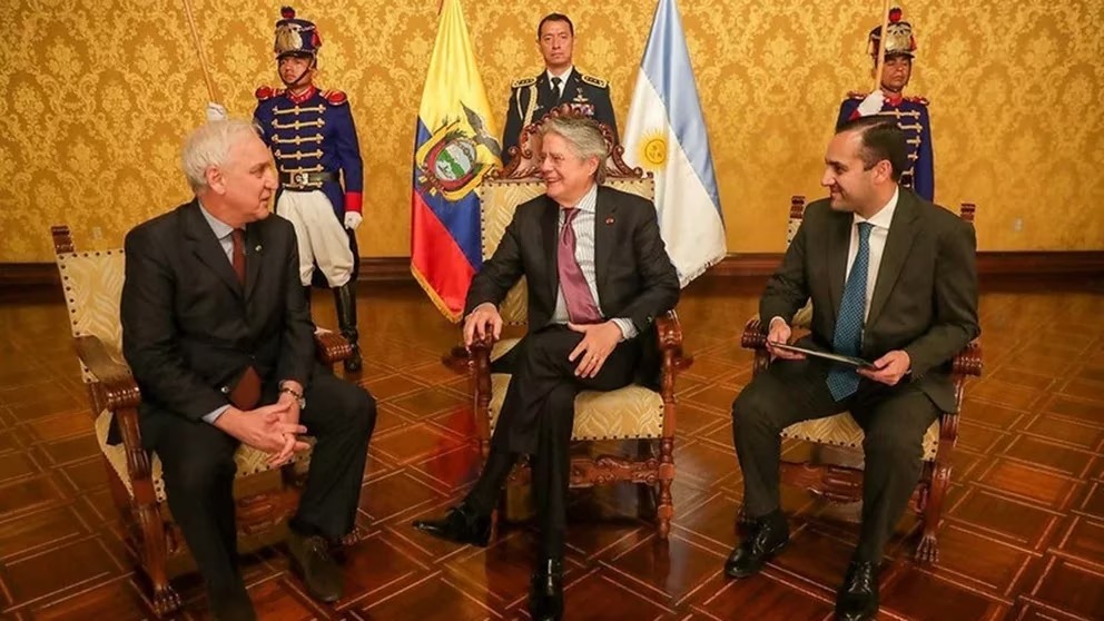 El embajador argentino expulsado de Ecuador habló sobre la fuga de Duarte: “No hubo connivencia, el canciller Holguín miente”
