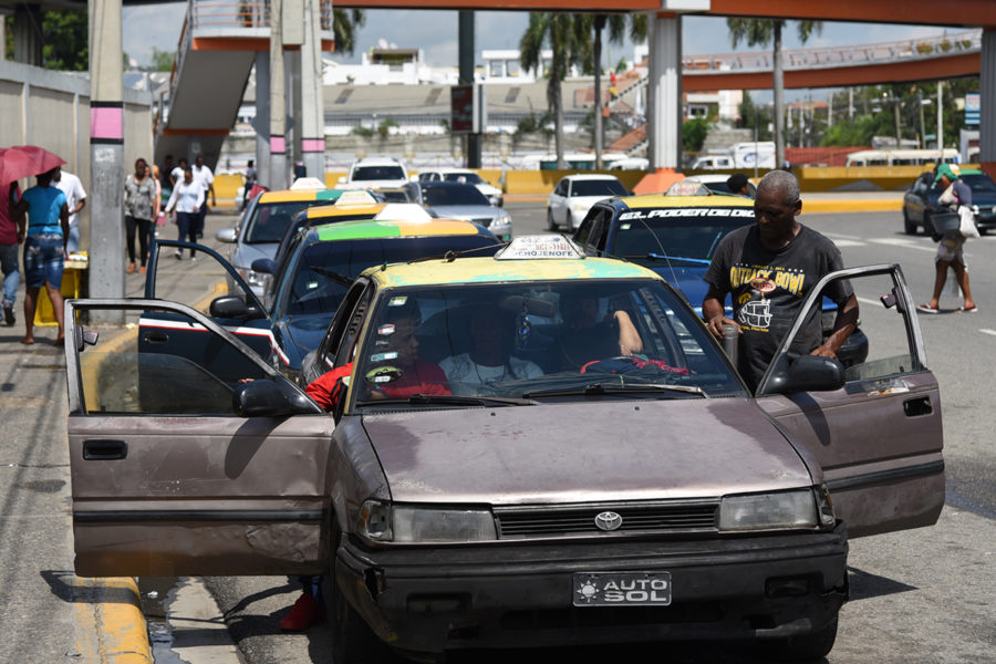 Conductores de transporte público reaccionaron en contra de la disposición del Intrant