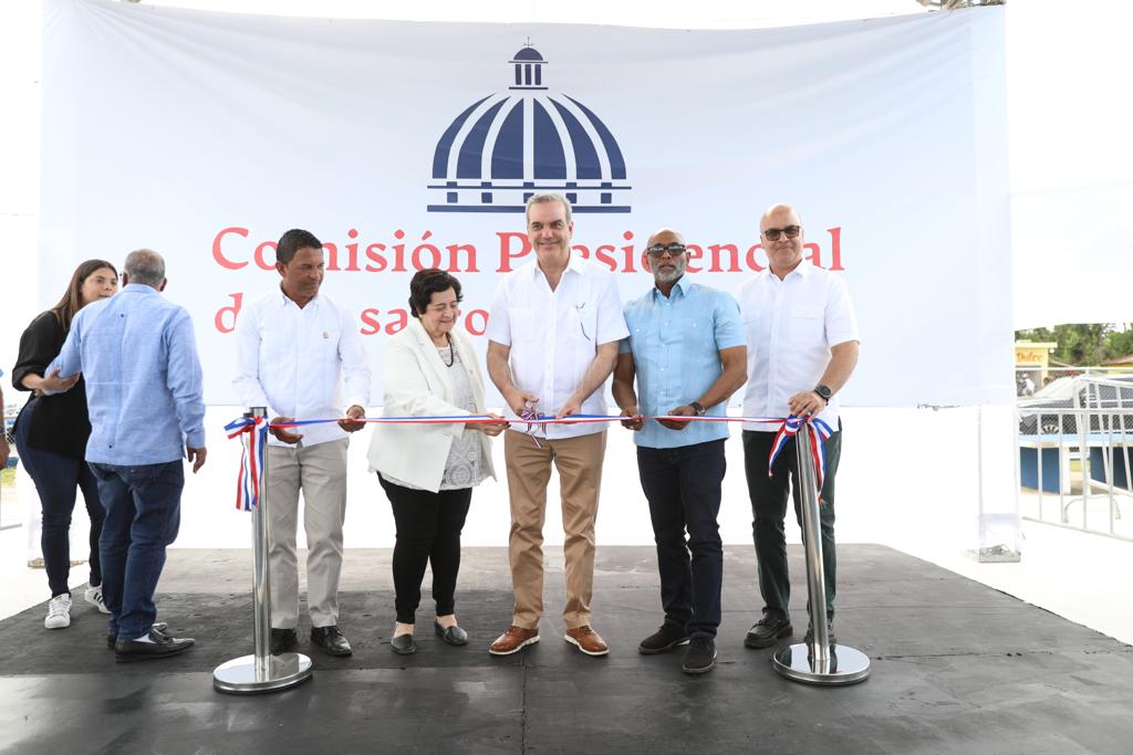 Presidente Abinader inaugura cuatro obras en Hato Mayor y El Seibo
