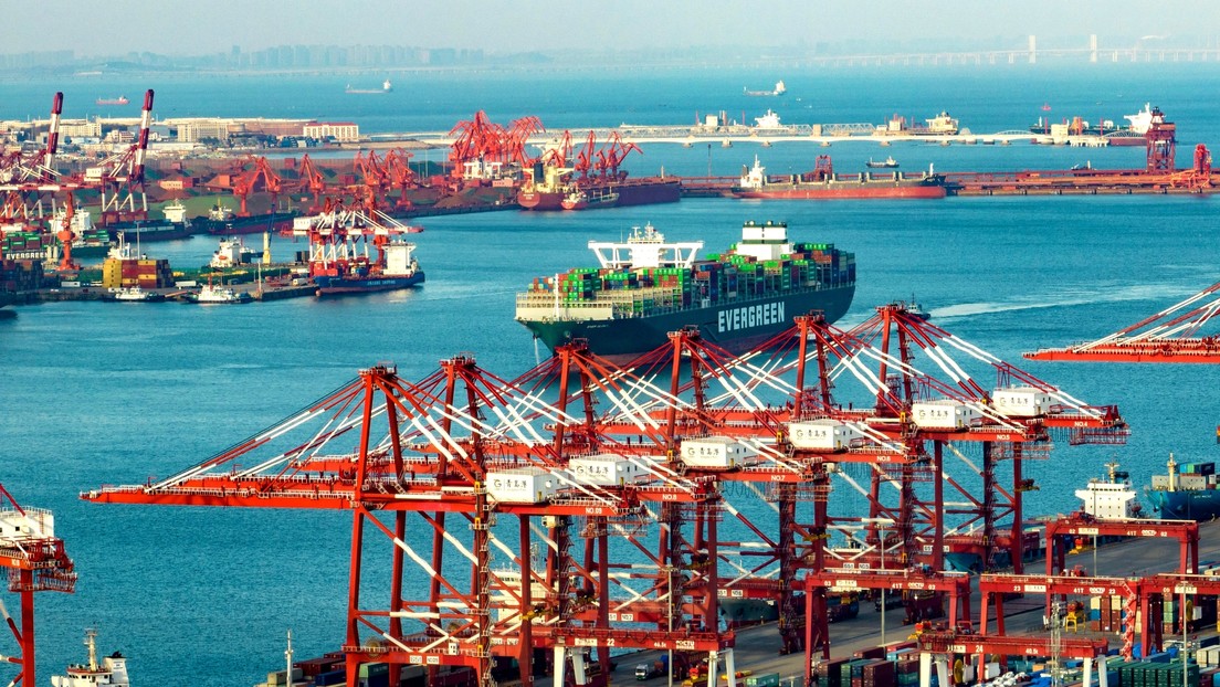 WSJ: EE.UU. sospecha que las grúas chinas puedan espiar sus puertos
