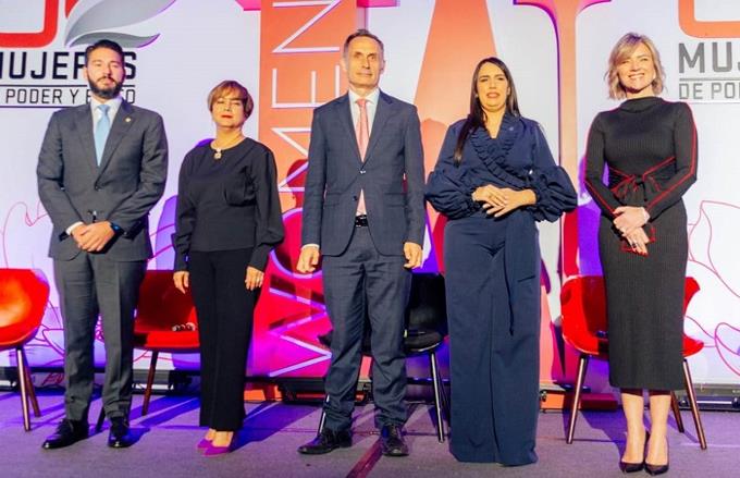 Cronistas sociales festejan su 23 aniversario