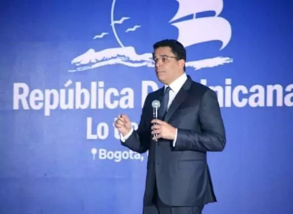 Reconocen labor de Collado en turismo