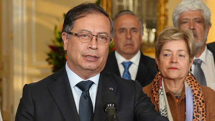 Presidente colombiano cambió a tres ministros de su gabinete en medio de críticas a reforma sanitaria