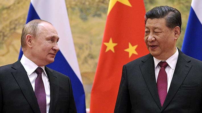 Valdimir Putin felicita a su "querido amigo" Xi Jinping por lograr su tercer mandato presidencial en China