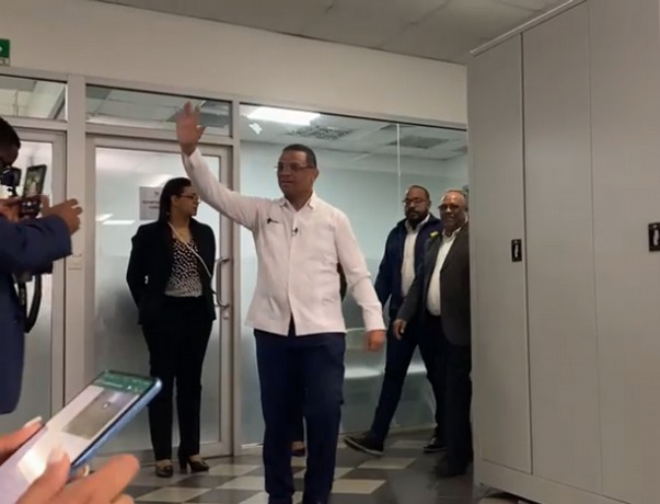 Mérido Torres pide licencia como director de Titulación