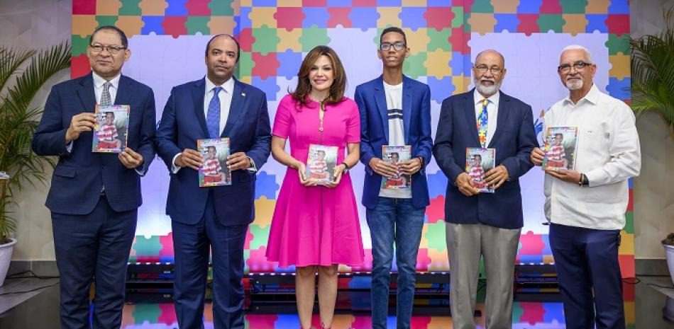 Voluntariado Banreservas presenta libro sobre el autismo