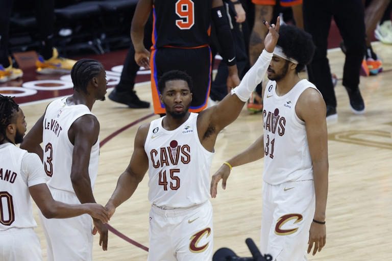 Con 32 de Garland, Cavs igualan serie ante Knicks