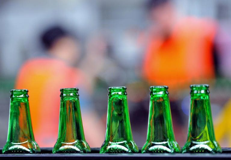 Las utilidades netas de Heineken caen un 3% en el primer trimestre