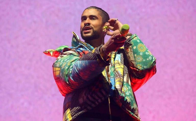 ADIÓS a Peso Pluma, BAD BUNNY vuelve al primer lugar gracias a Grupo Frontera