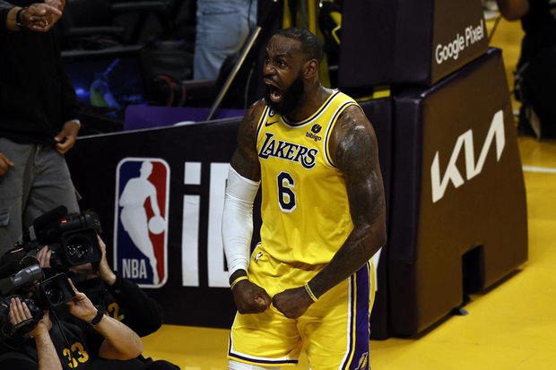 NBA: LeBron James brilló para poner a los Lakers 3-1 arriba ante los Grizzlies. Hubo más
