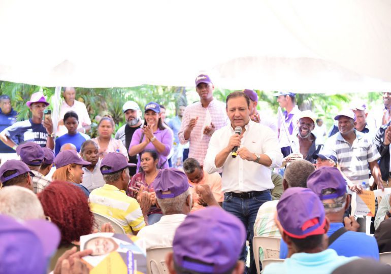 Abel Martínez garantizó en Monte Plata que dará prioridad al hombre de trabajo