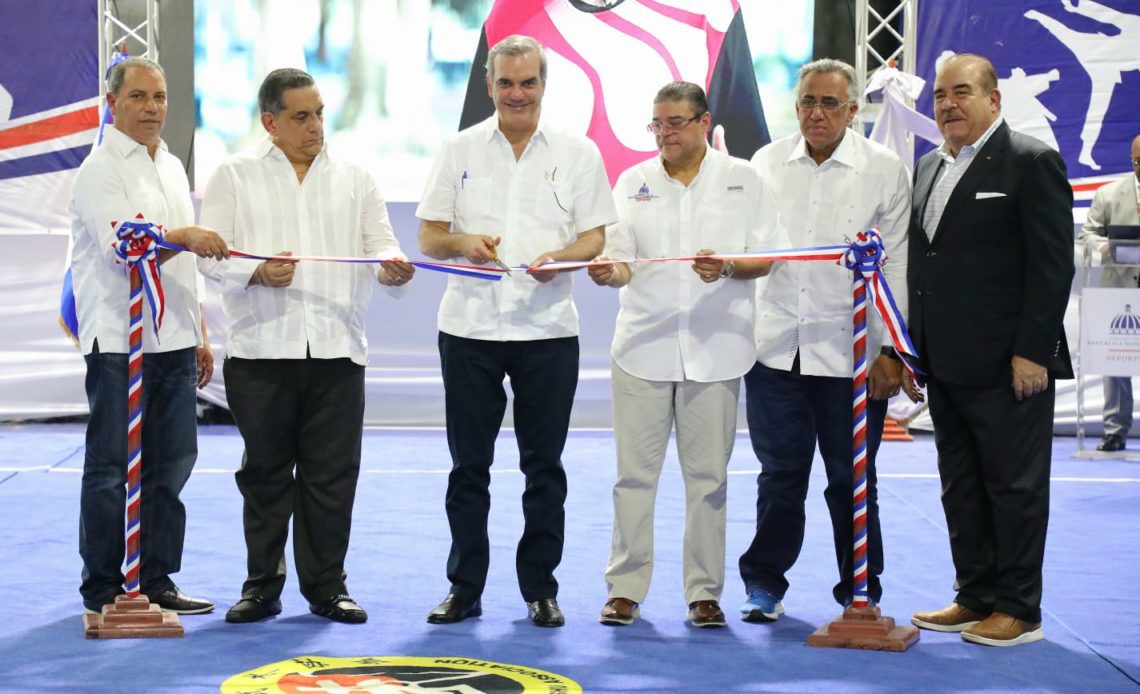 Presidente Abinader entrega varias obras en SDO