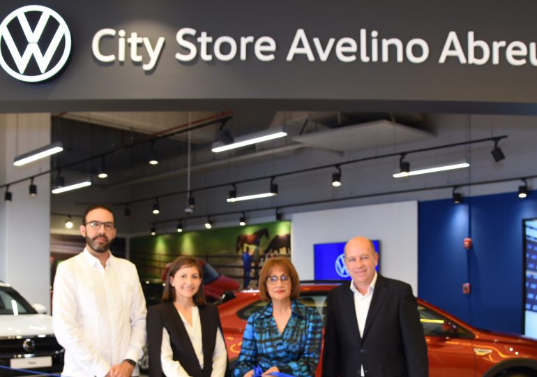 Avelino Abreu, SAS inaugura City Store Volkswagen en Downtown Center