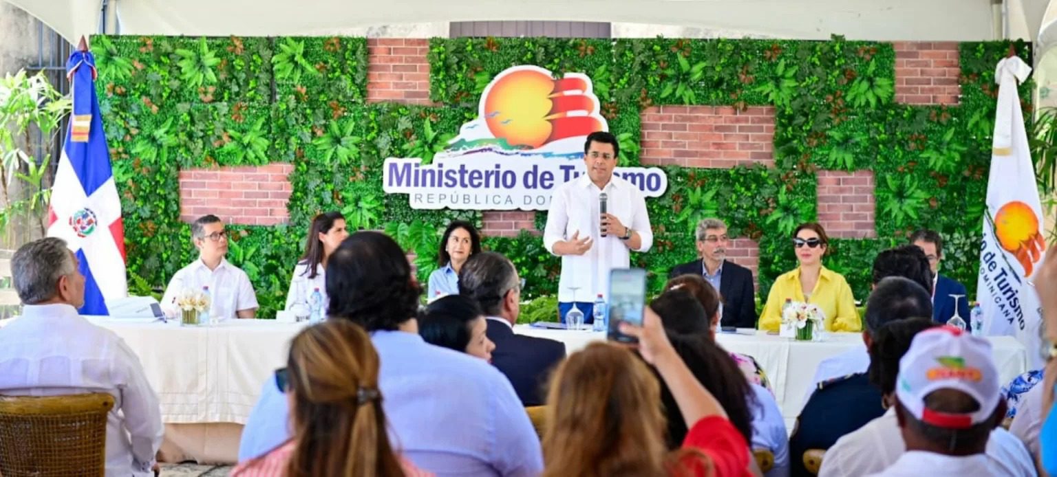 Collado deja iniciado los trabajos de restauración del Alcázar de Colón, Puerta de la Misericordia y Museo de las Casas Reales