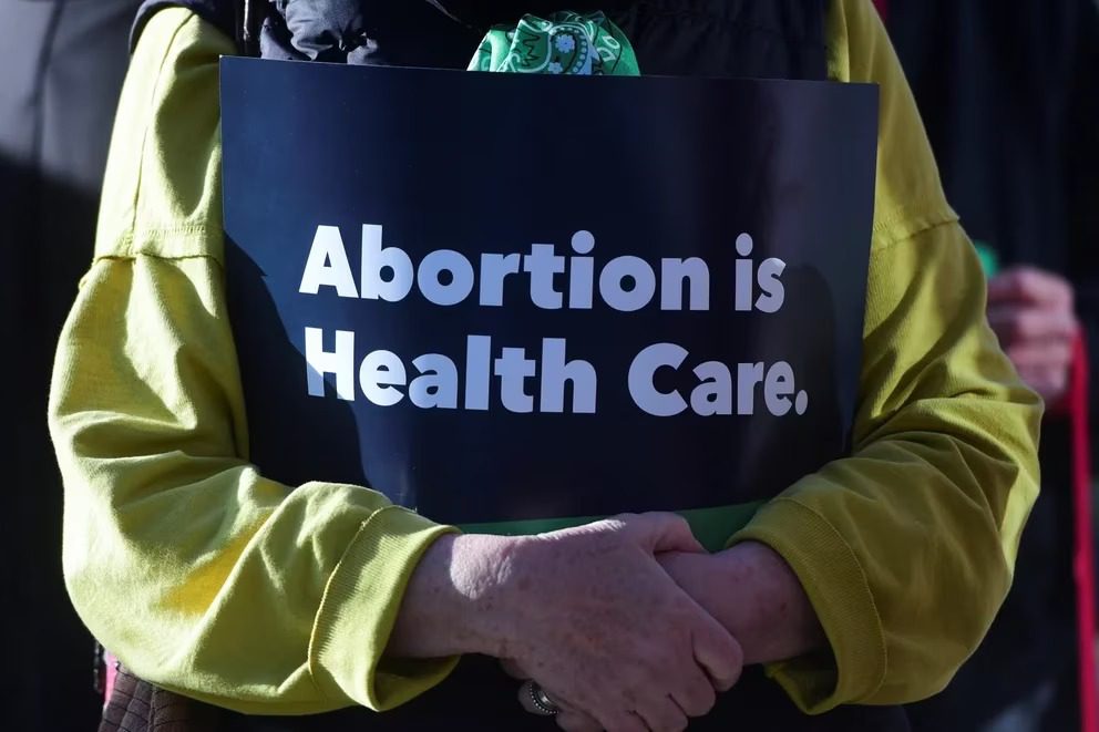 El aborto en Estados Unidos se abre paso entre los temas de las elecciones presidenciales 2024