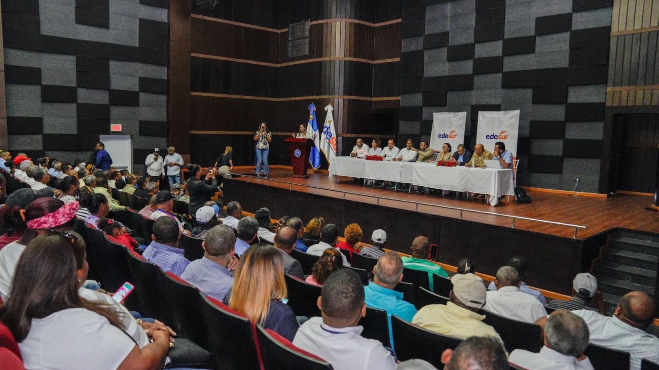 Edesur distribuirá 5,000 bombillas de bajo consumo y colocará 500 luminarias