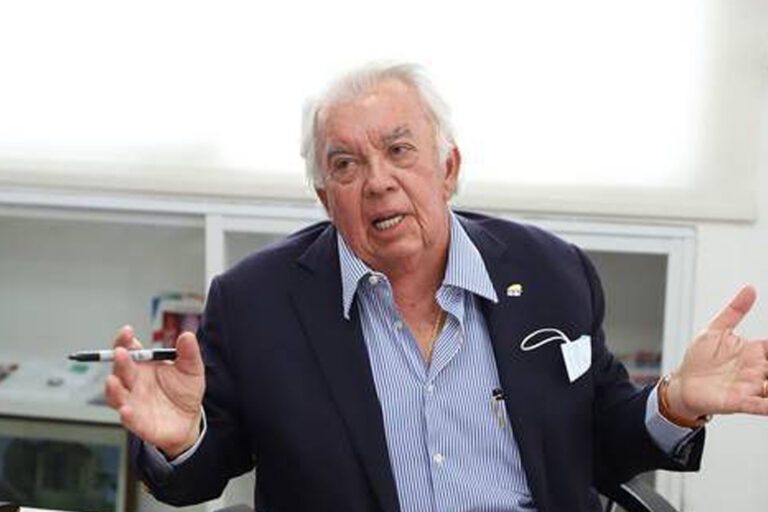El cuñado de Guillermo Lasso dice que su retención en un aeropuerto de Ecuador fue un "atropello"