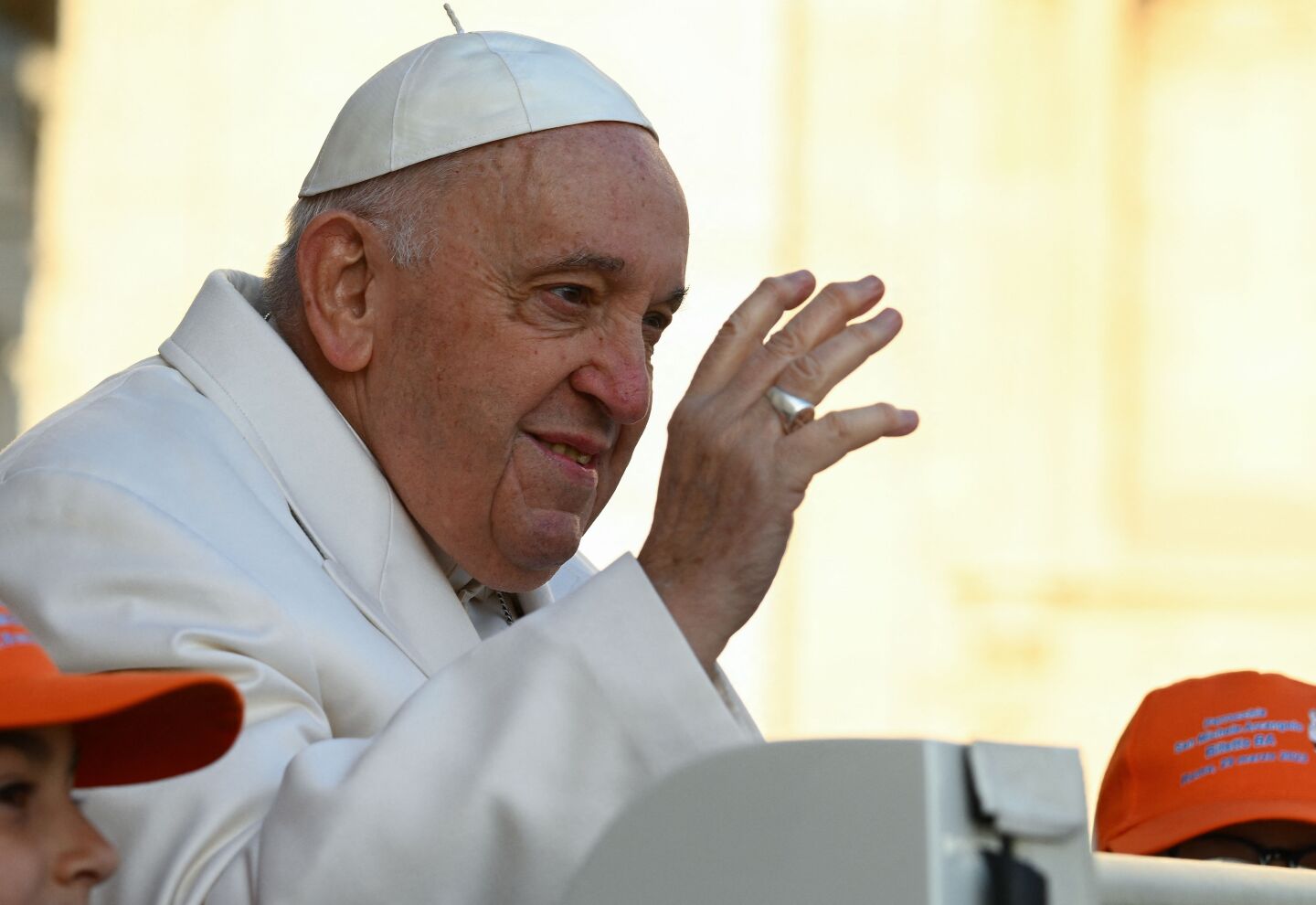 El papa Francisco verá el Vía Crucis de Viernes Santo desde su casa debido al "intenso frío"