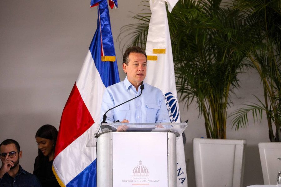 Gobierno entrega RD$40.0 millones en préstamos para impulsar a pequeños y medianos empresarios de Santiago