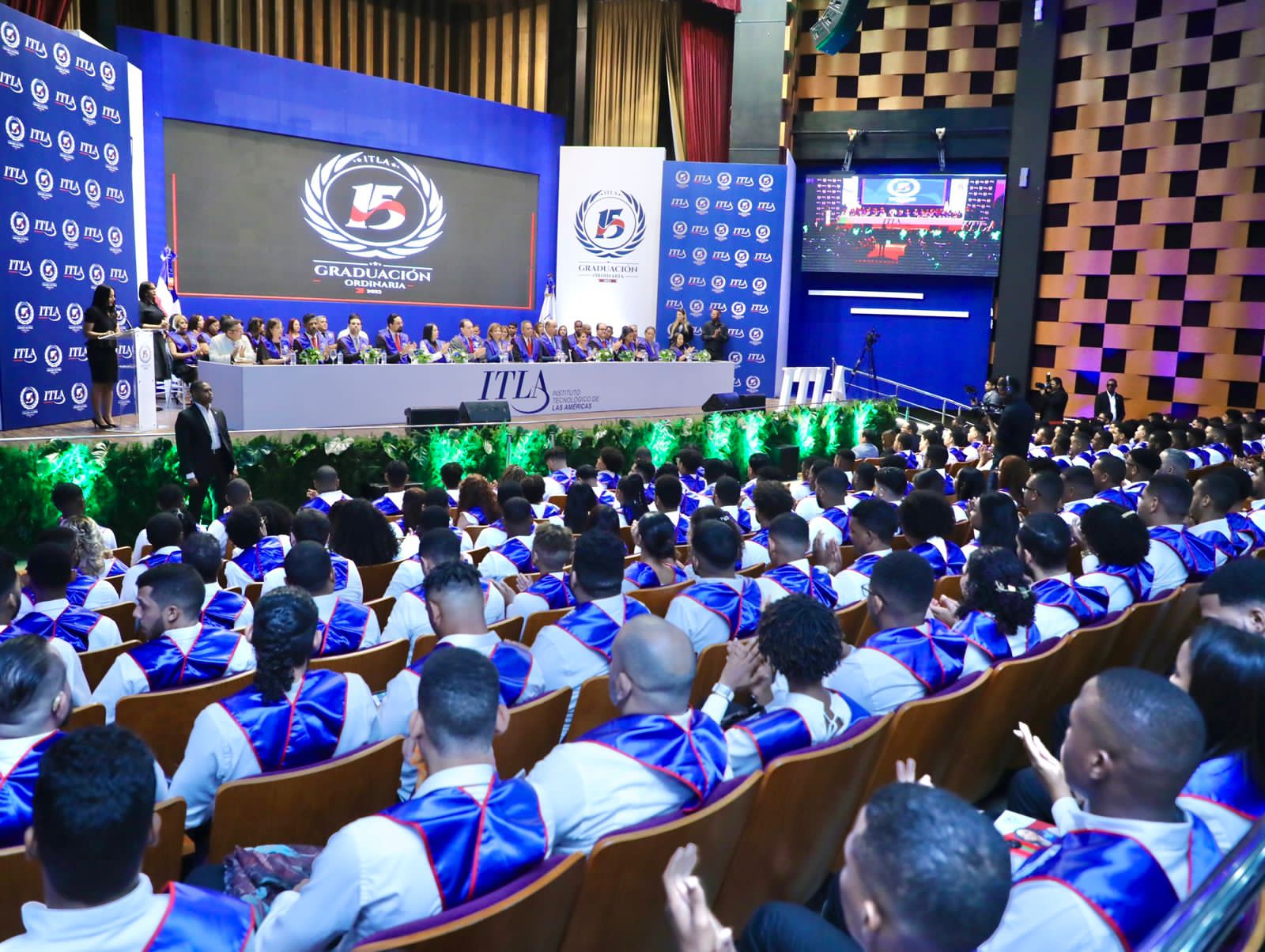 Vicepresidenta encabeza graduación ordinaria de 321 profesionales de tecnología del ITLA