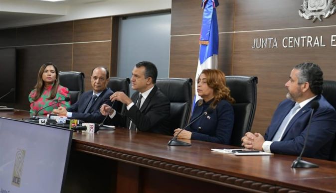 JCE da plazo de 5 días a partidos para que opinen sobre resolución