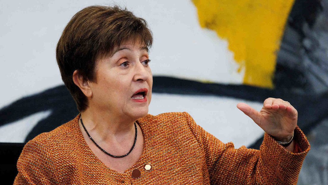 La economía mundial se dirige al crecimiento más débil desde 1990, dice la directora del FMI