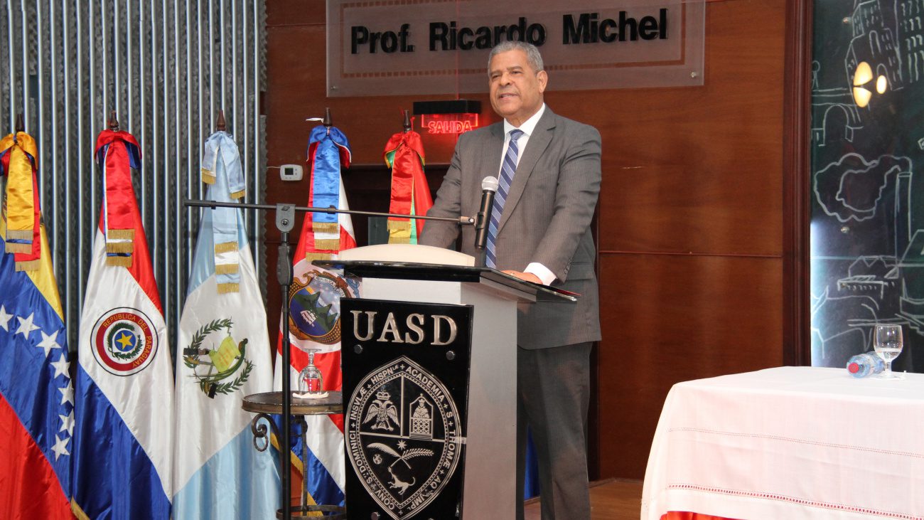 Ministro Darío Castillo Lugo dicta conferencia magistral sobre enfoque gerencial público