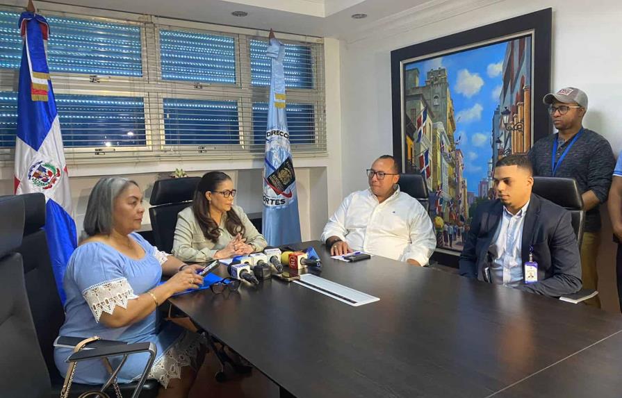 Once empresas deciden participar en licitación de libretas de pasaportes