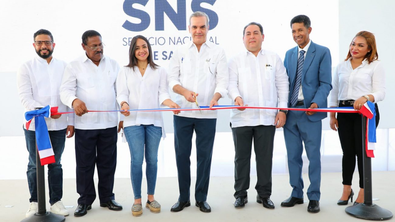 Presidente Abinader inaugura remozada área de Emergencia del Hospital Robert Reid Cabral