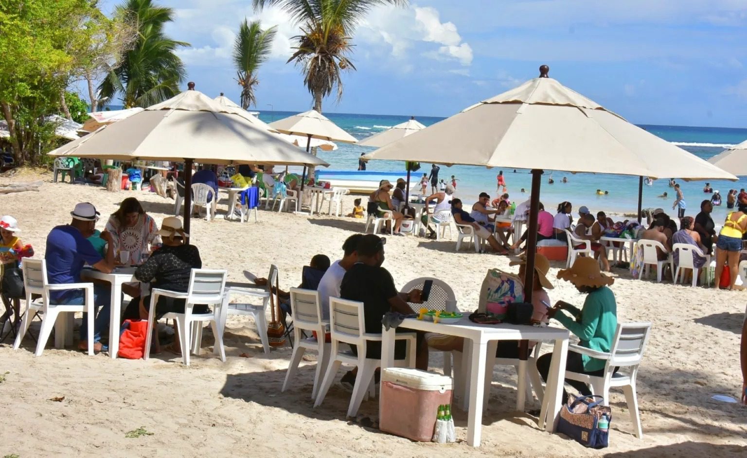 Más de 180 mil turistas visitan el país esta Semana Santa