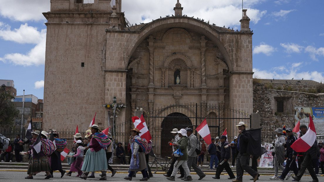 Sin clases y con múltiples bloqueos: así transcurre el paro en Perú contra la gestión del Gobierno
