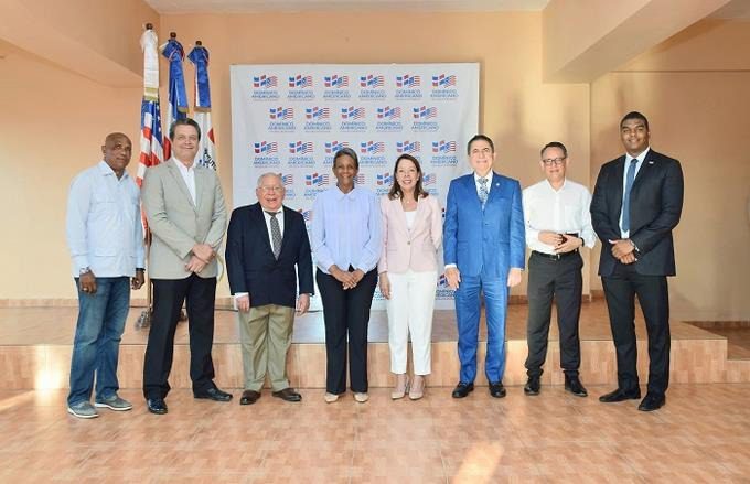 El Instituto Cultural Domínico Americano abre recinto en Baní