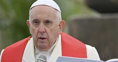 Papa Francisco retoma su agenda tras pasar tres días hospitalizado por una bronquitis