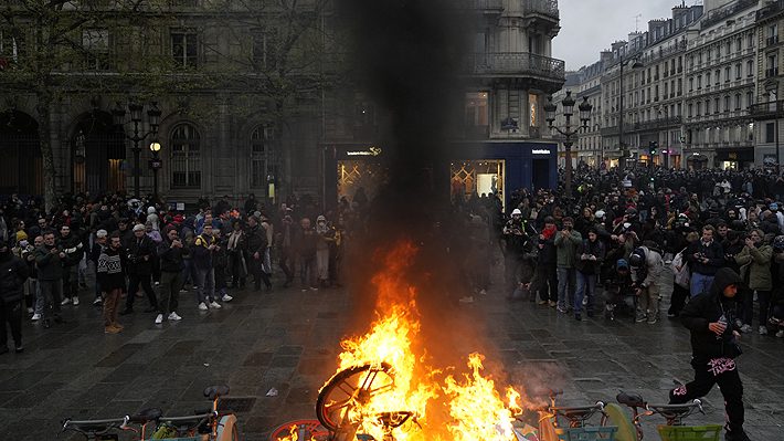 Francia: Macron promulga polémica ley de la reforma de pensiones pese a protestas y rechazo ciudadano