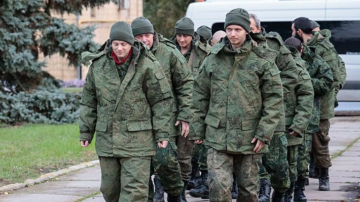 Rusia usa cámaras de vigilancia para localizar a posibles reclutas que no quieren alistarse para combatir en Ucrania