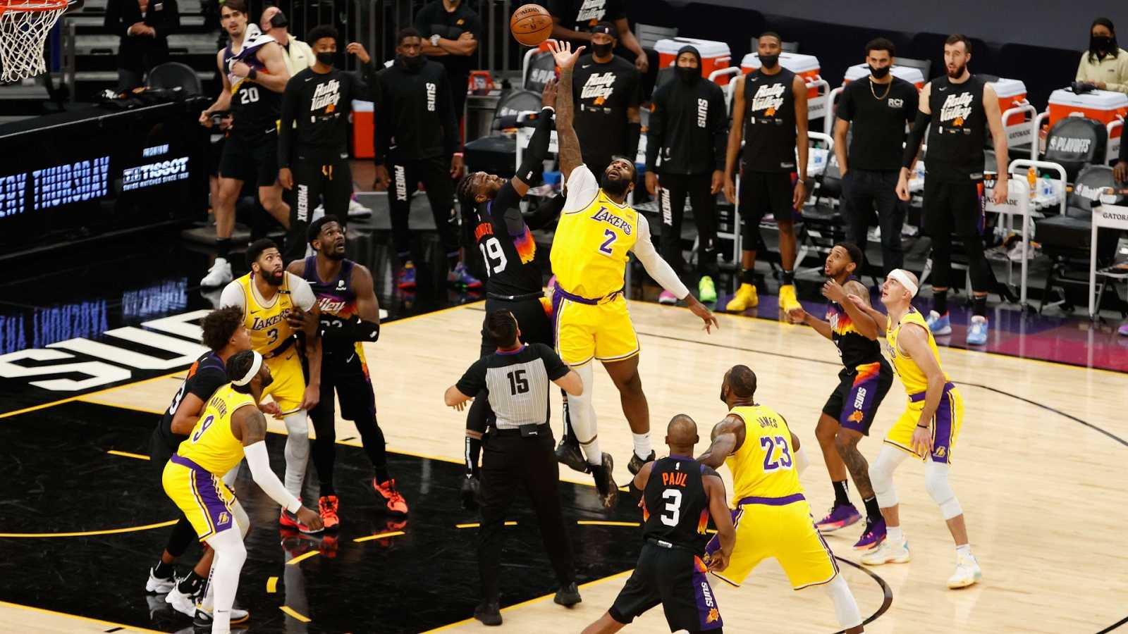 Los Lakers vence a Phoenix Suns (121-107)