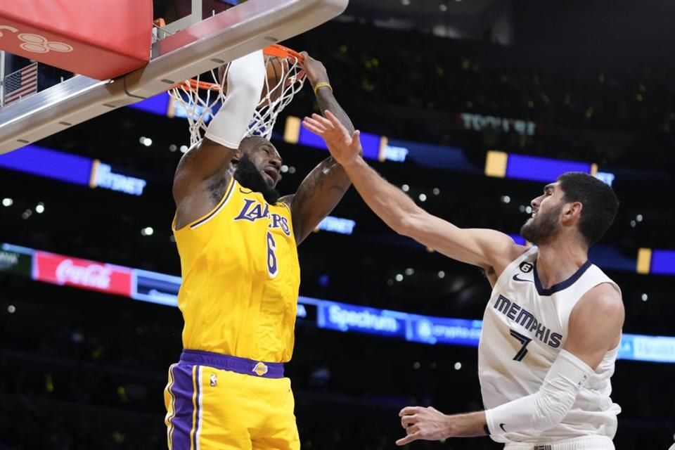 Los Lakers aplastan a Memphis y avanzan a Semifinales de Conferencia