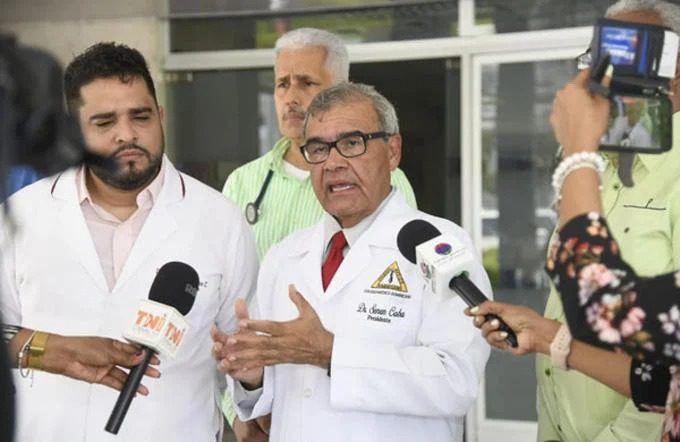 Médicos atribuyen dificultades de la salud a la indiferencia de políticos