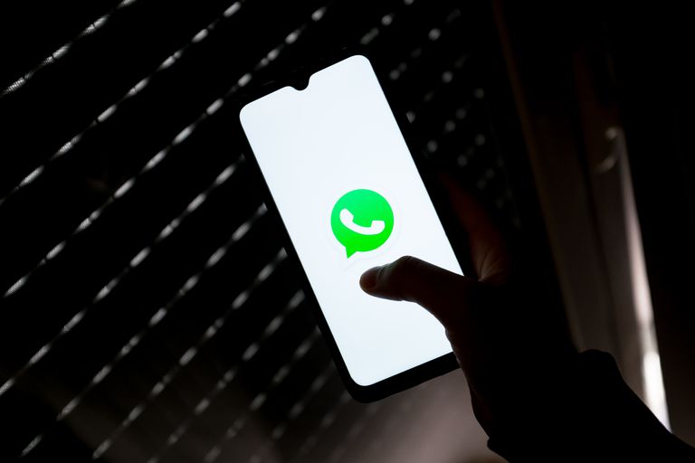 ¿Qué te están queriendo decir si recibes estos códigos por WhatsApp? 5555, 4444, 1437…