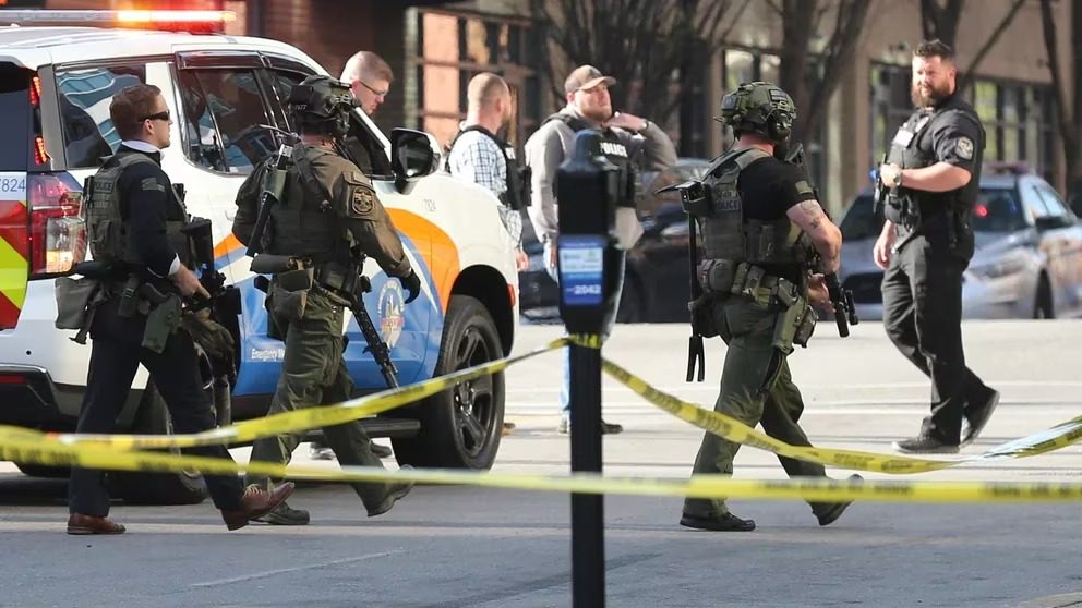 EEUU: al menos 8 muertos y 7 heridos dejó un tiroteo en un centro comercial de Texas