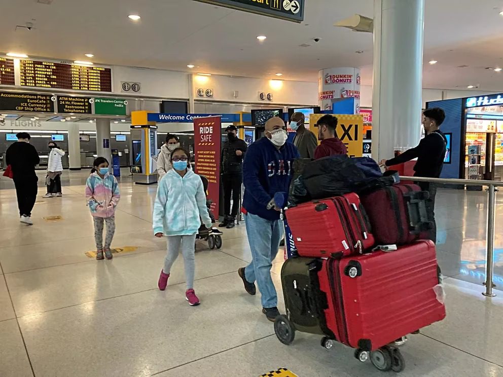 Estados Unidos dejará de exigir la vacunación contra el COVID a los turistas extranjeros