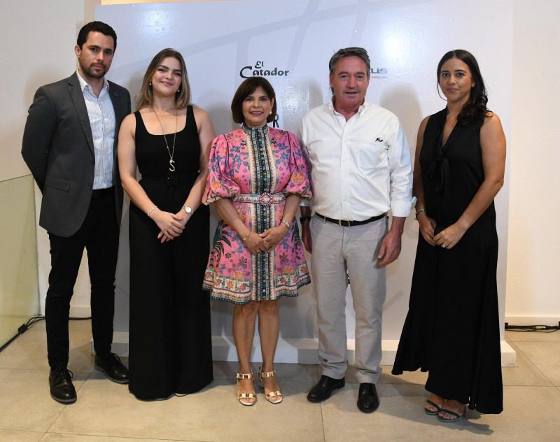Lexus presenta las obras de Cary Guy
