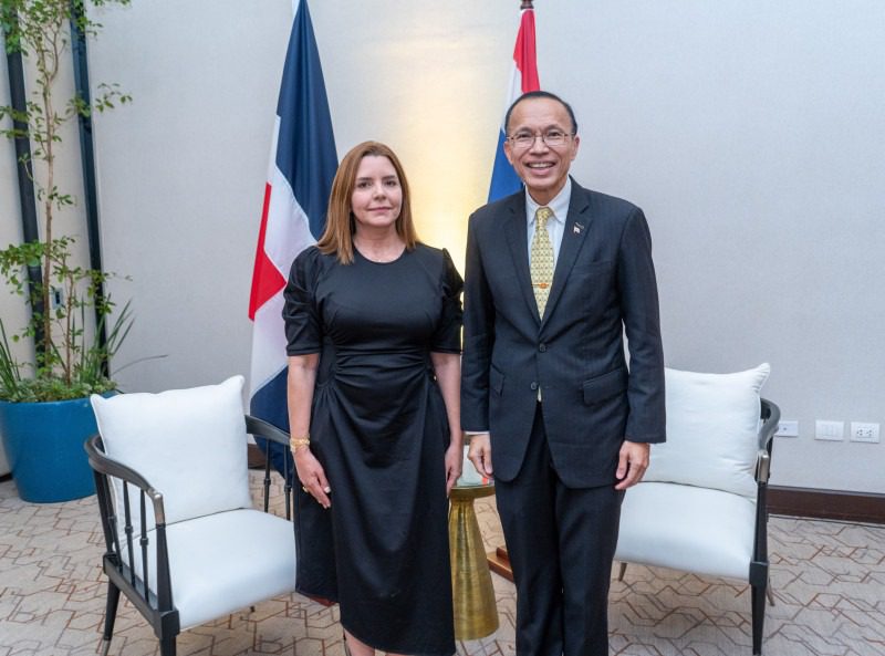 Embajador de Reino de Tailandia organiza cóctel