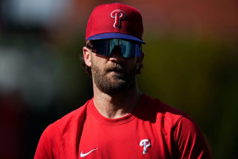 Harper vuelve con Filis, 160 días después de cirugía en codo